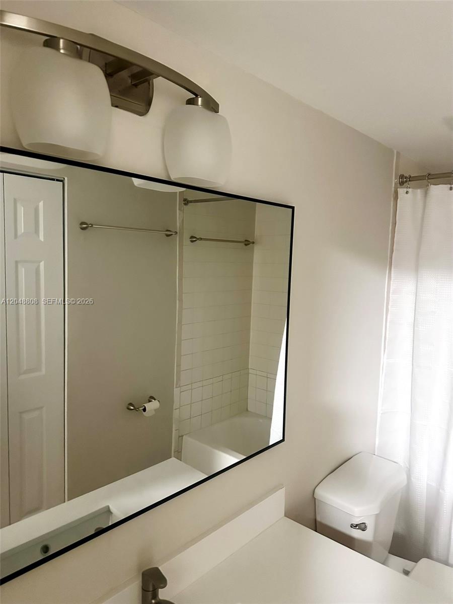 2540 W 67th Place 202-28 Property Photo 17