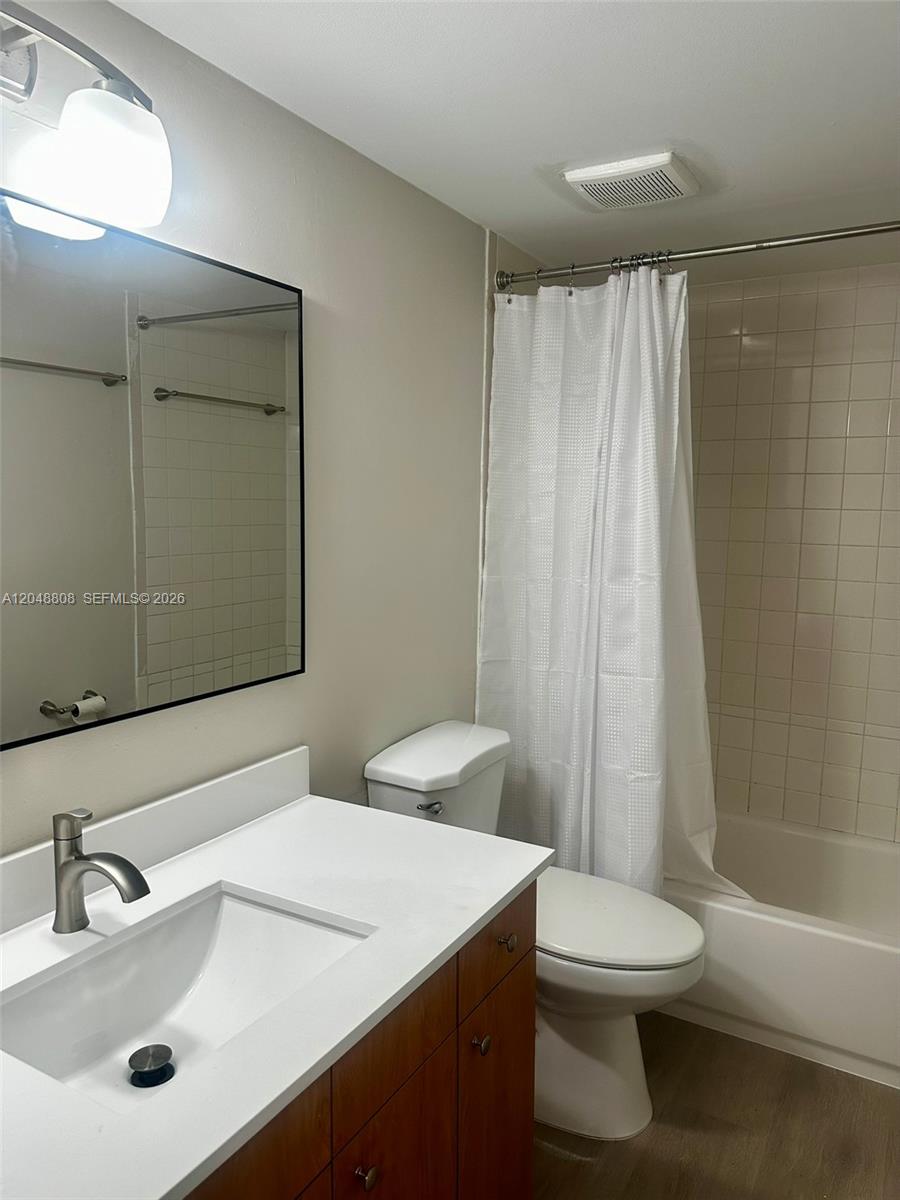 2540 W 67th Place 202-28 Property Photo 27