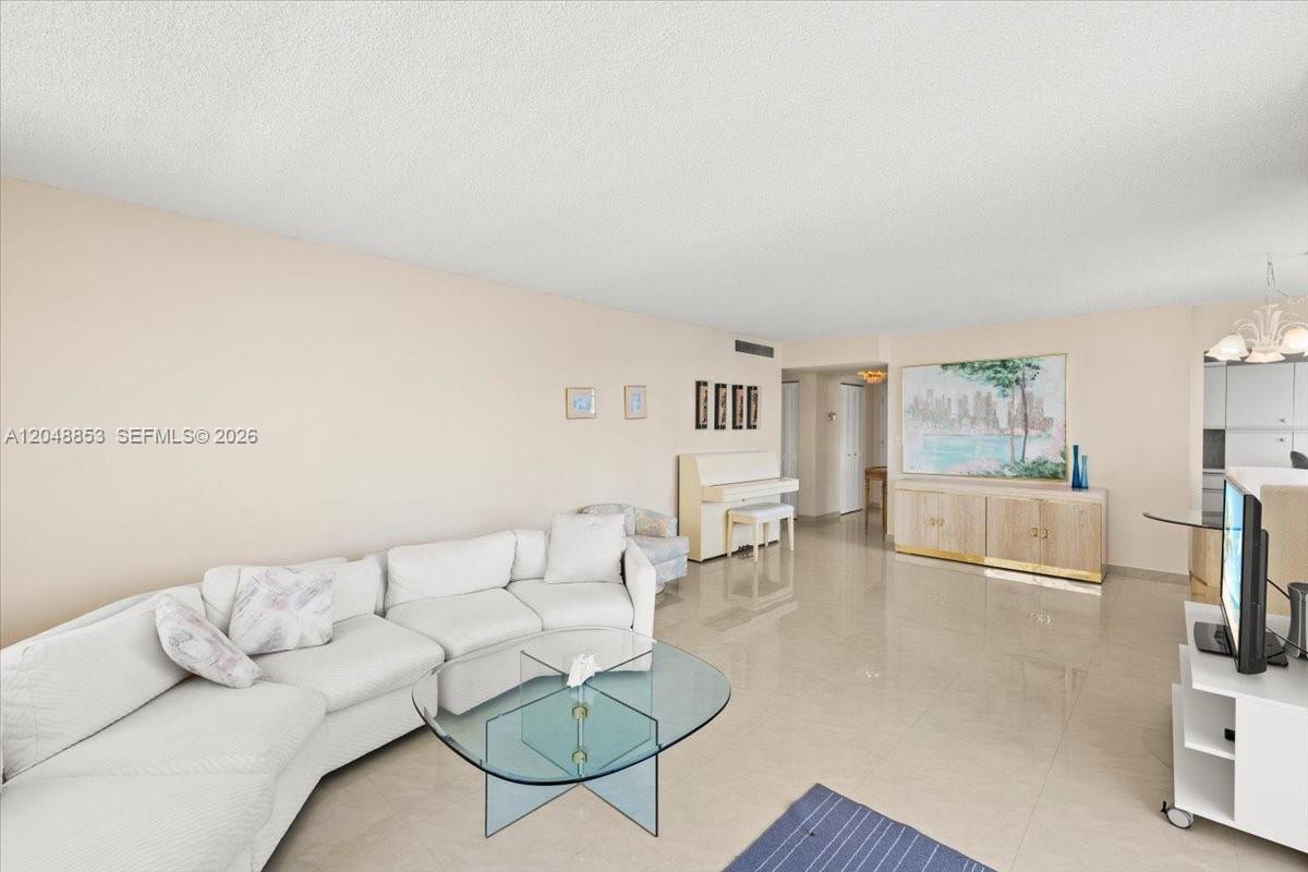 1833 S Ocean Drive 911 Property Photo 9