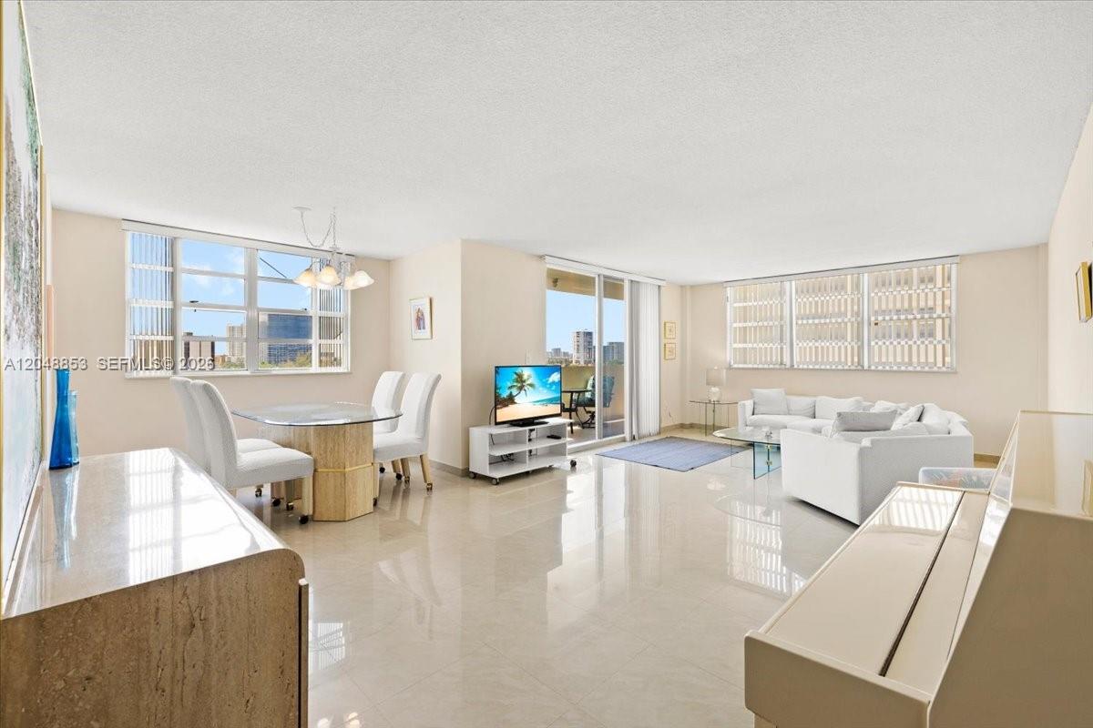 1833 S Ocean Drive 911 Property Photo 10