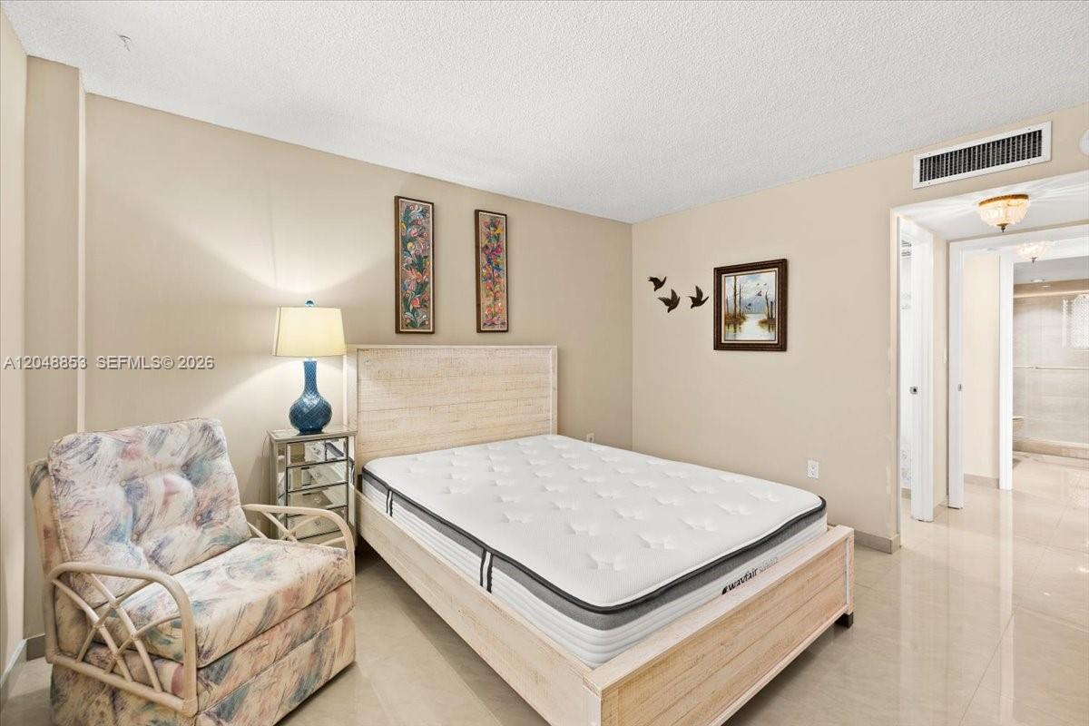 1833 S Ocean Drive 911 Property Photo 19