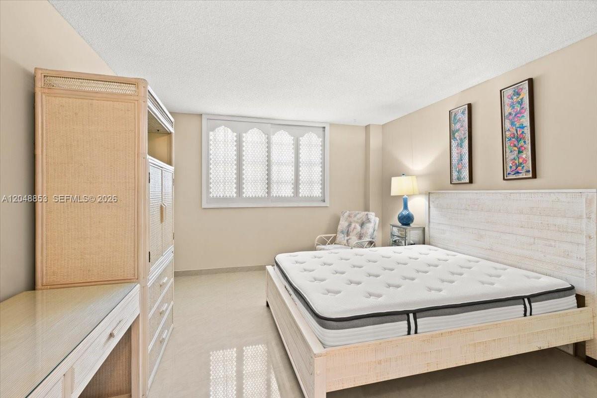 1833 S Ocean Drive 911 Property Photo 20
