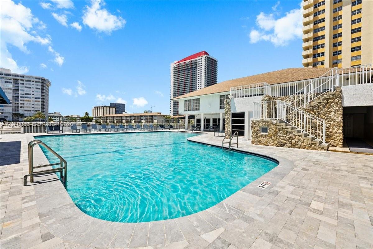 1833 S Ocean Drive 911 Property Photo 26