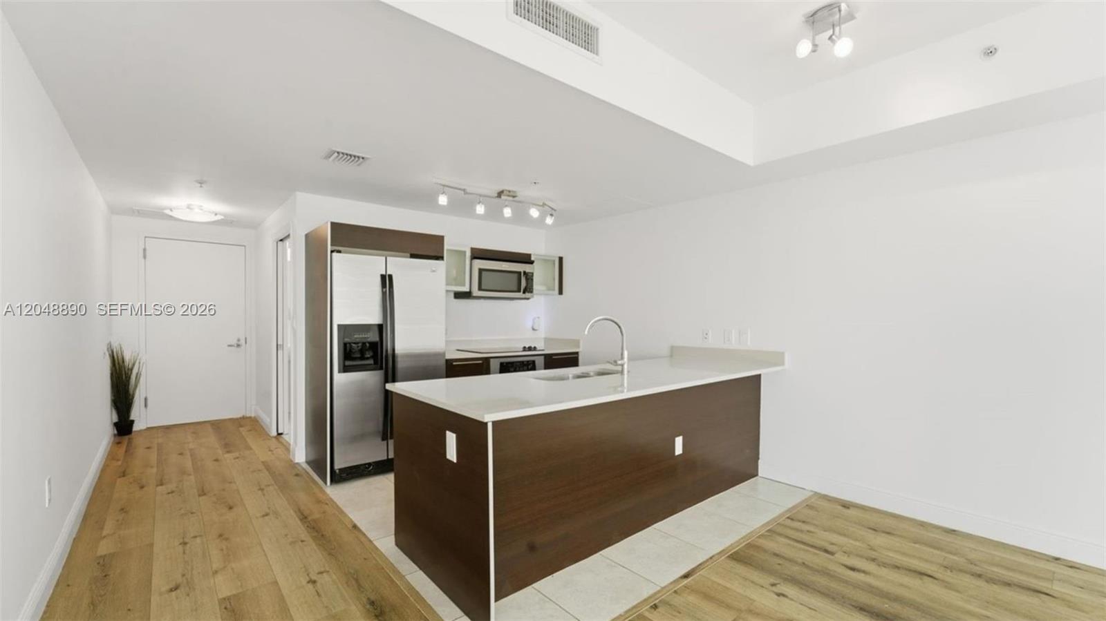 A12048890 Property Photo 4