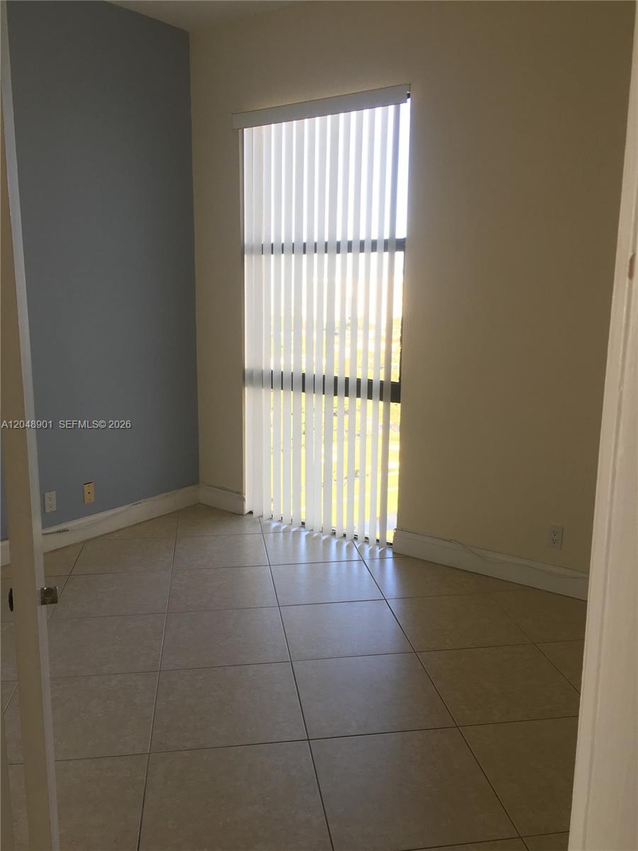 20379 W Country Club Drive Ph-32 Property Photo 6