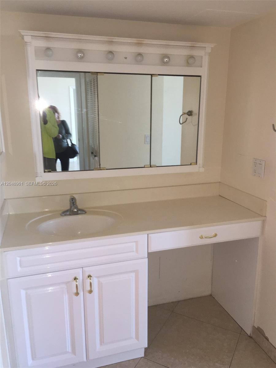 20379 W Country Club Drive Ph-32 Property Photo 12