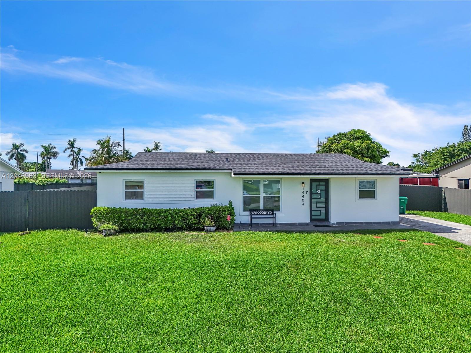 14404 SW 105th Court Property Photo 1