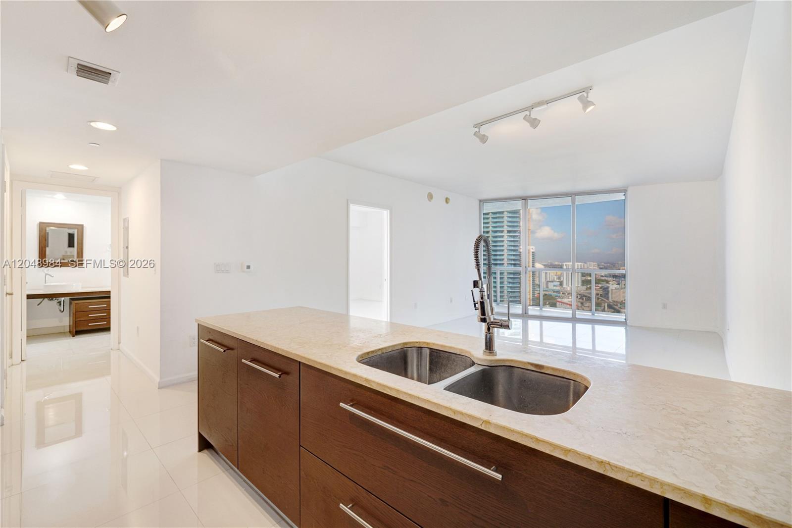 465 Brickell Avenue 3506 Property Photo 1