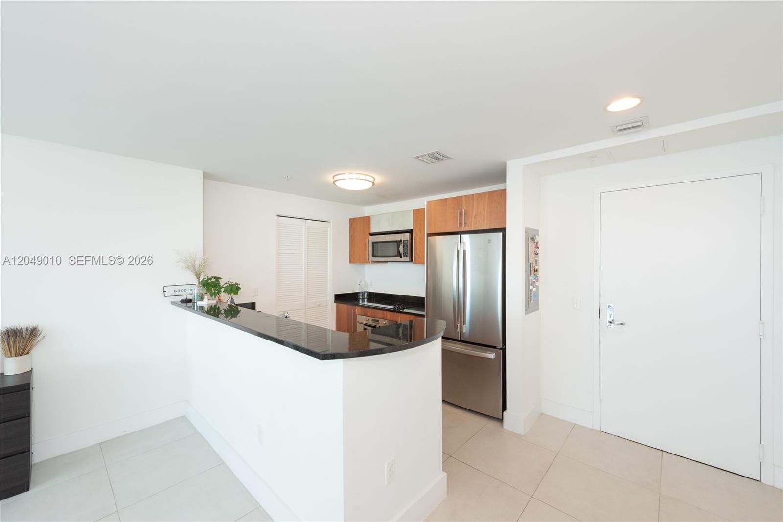 300 S Biscayne Boulevard T-2814 Property Photo 6