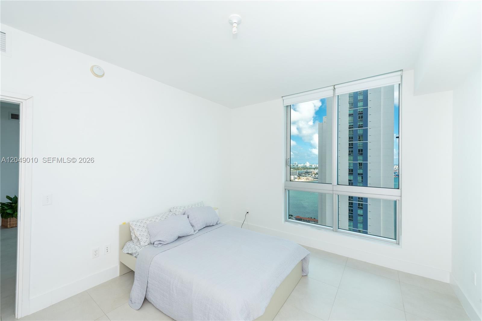 300 S Biscayne Boulevard T-2814 Property Photo 10