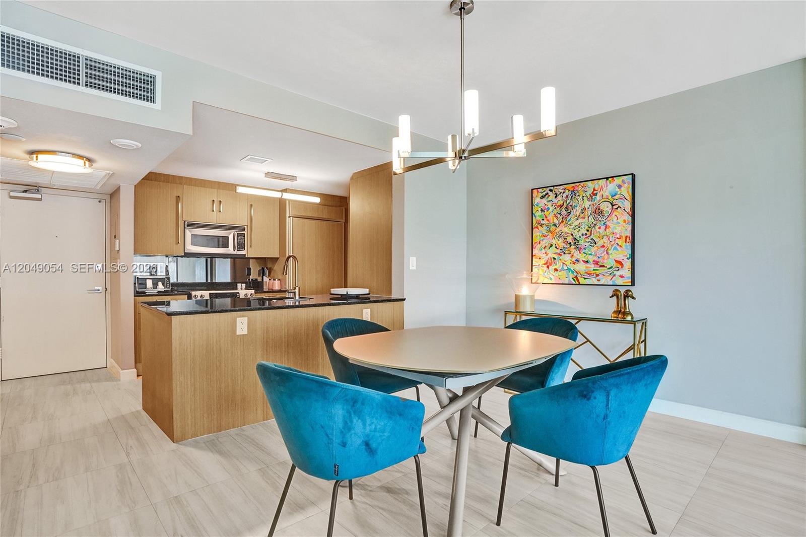 10275 Collins Avenue 1116 Property Photo 4