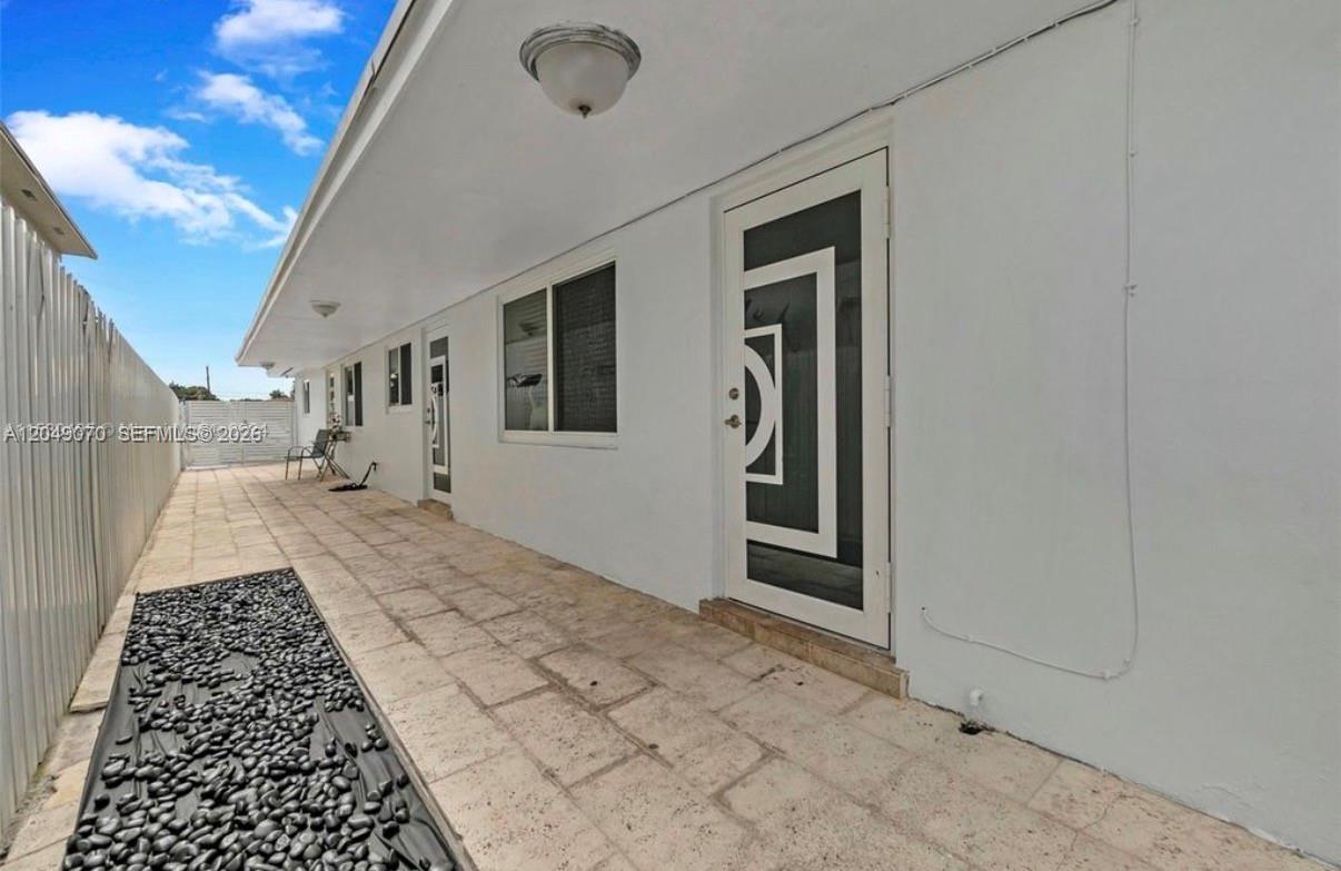 329 W 18th Street Property Photo 4