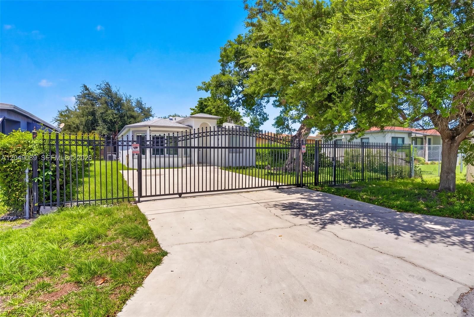 A12049089 Property Photo 4