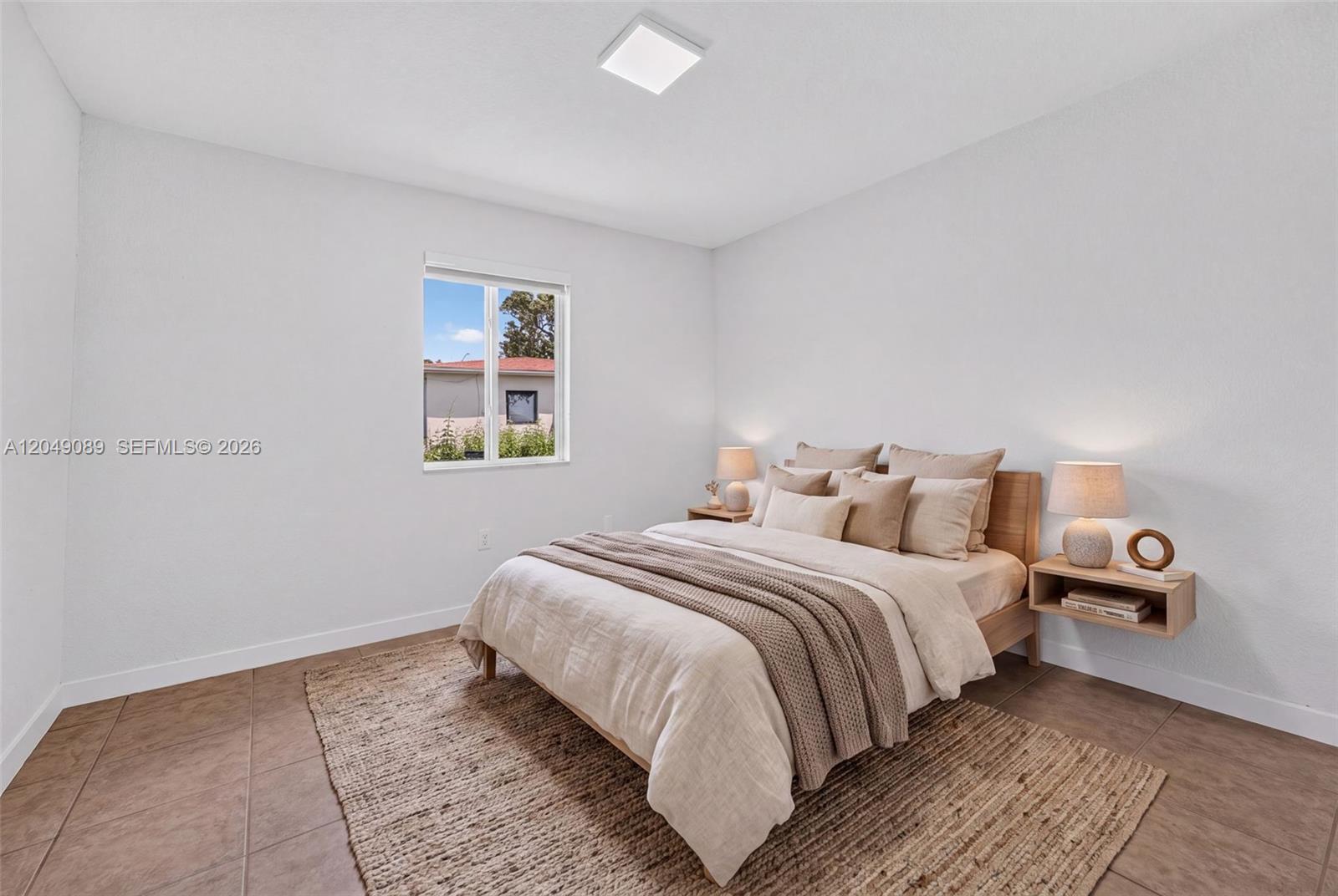 A12049089 Property Photo 13