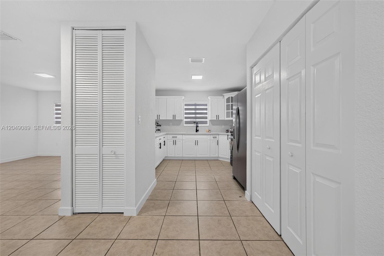 A12049089 Property Photo 17