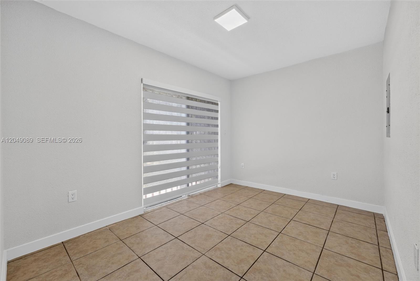 A12049089 Property Photo 20