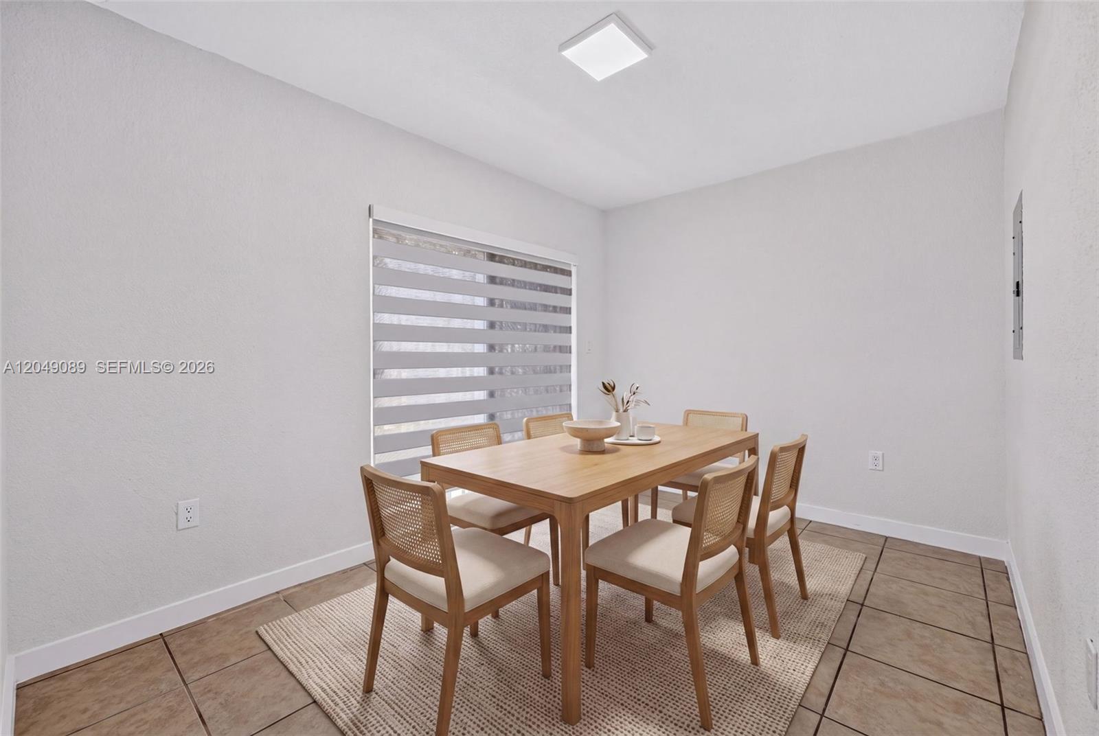 A12049089 Property Photo 21