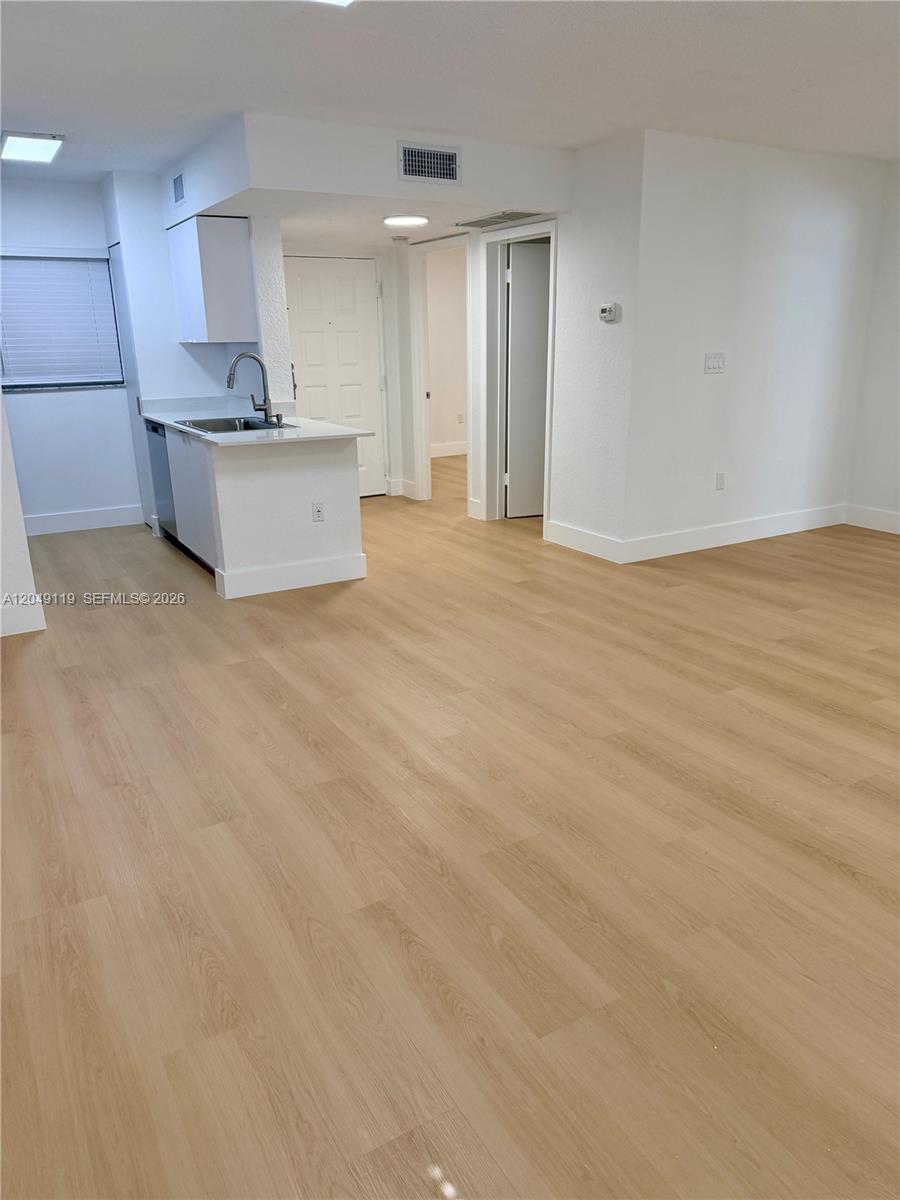 A12049119 Property Photo 7