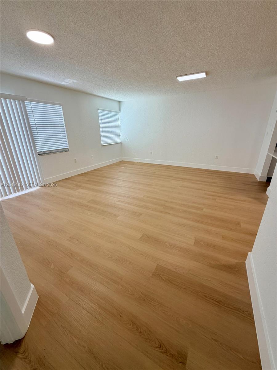 A12049119 Property Photo 8