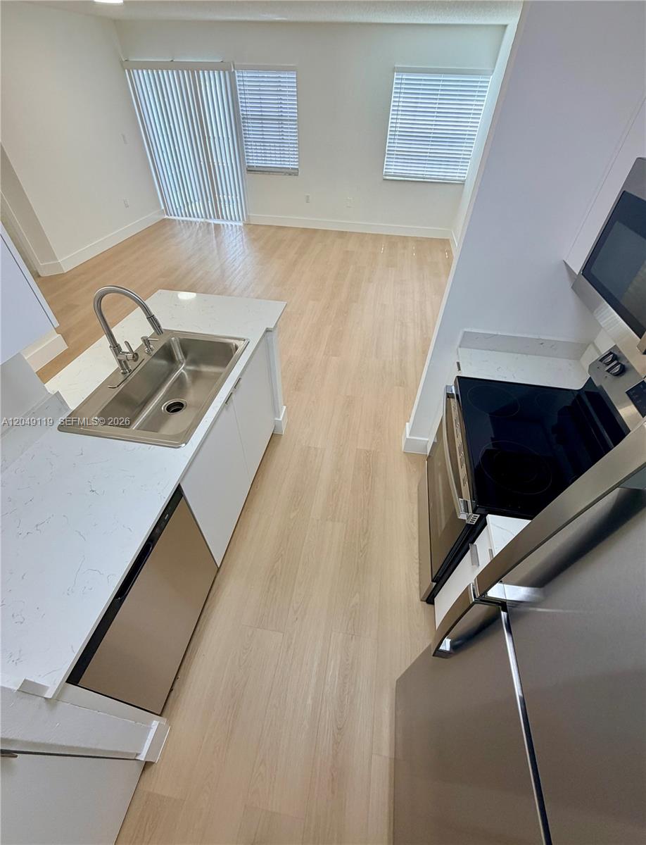 A12049119 Property Photo 10
