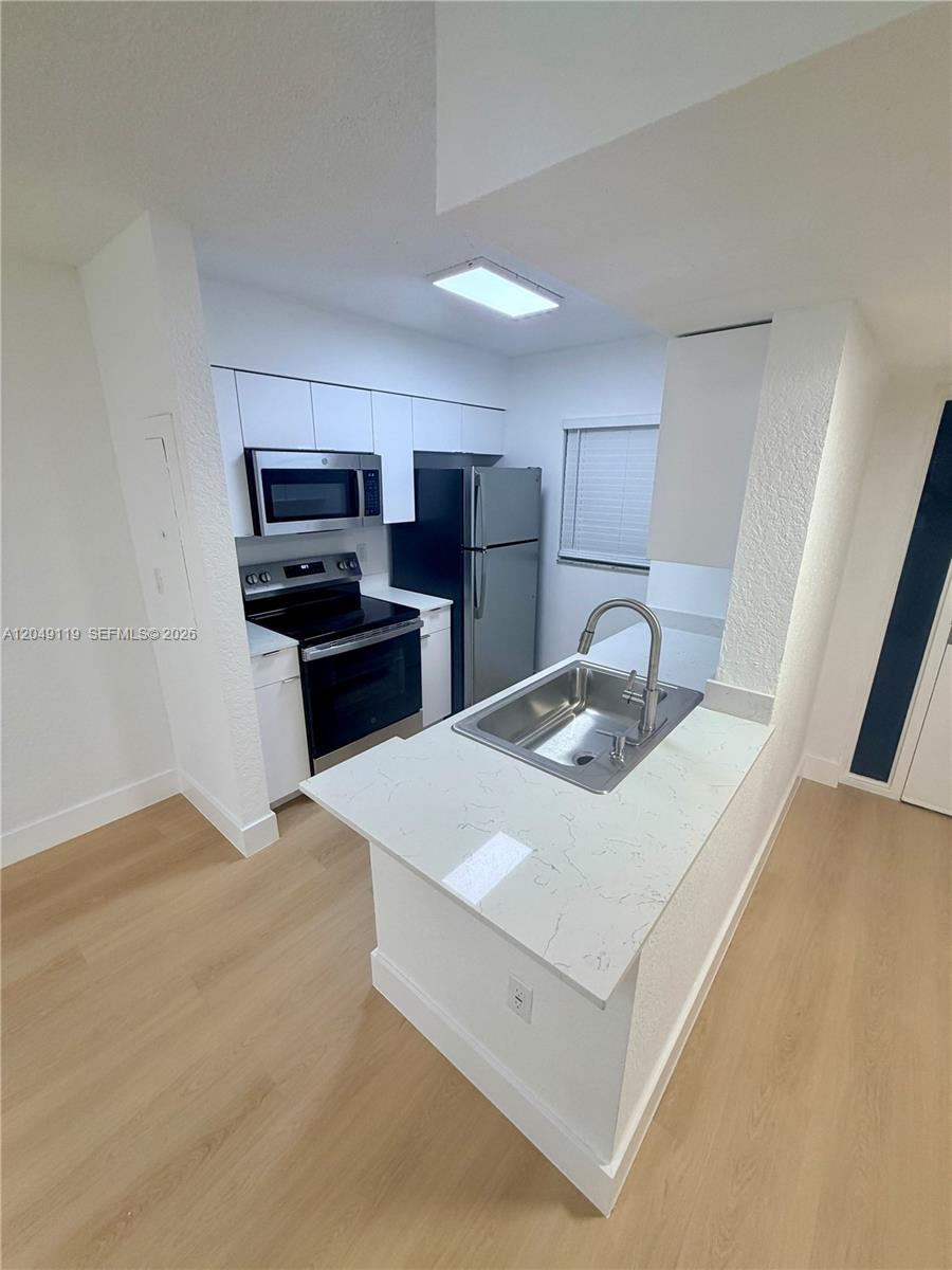 A12049119 Property Photo 12