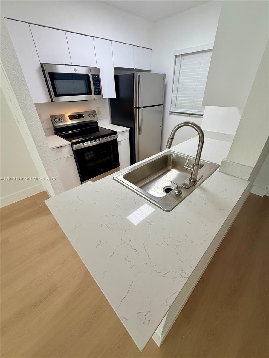 A12049119 Property Photo 13