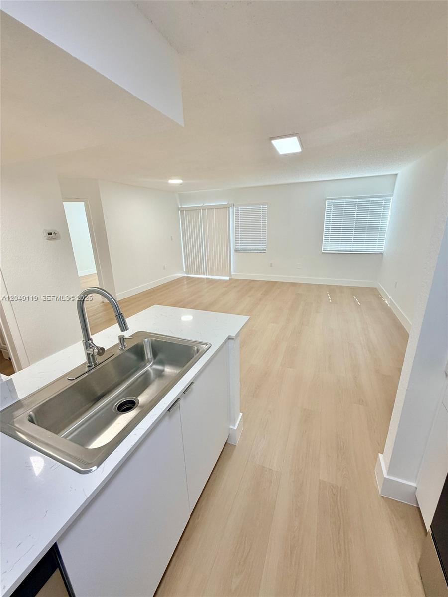 A12049119 Property Photo 16