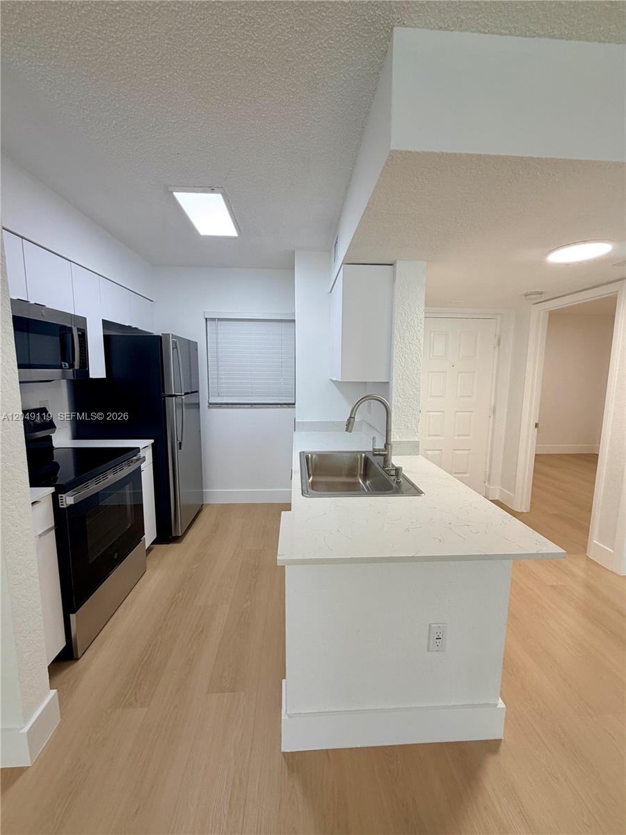 A12049119 Property Photo 18