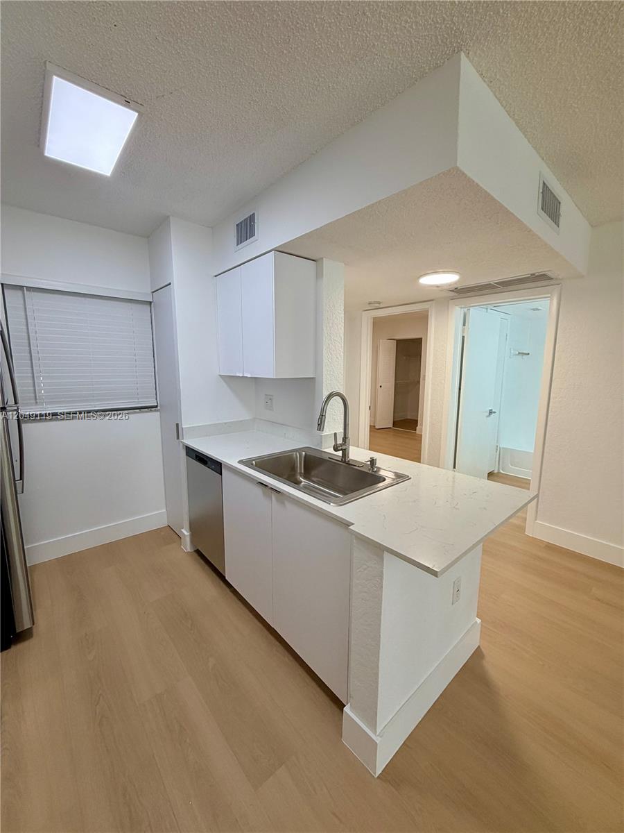 A12049119 Property Photo 19