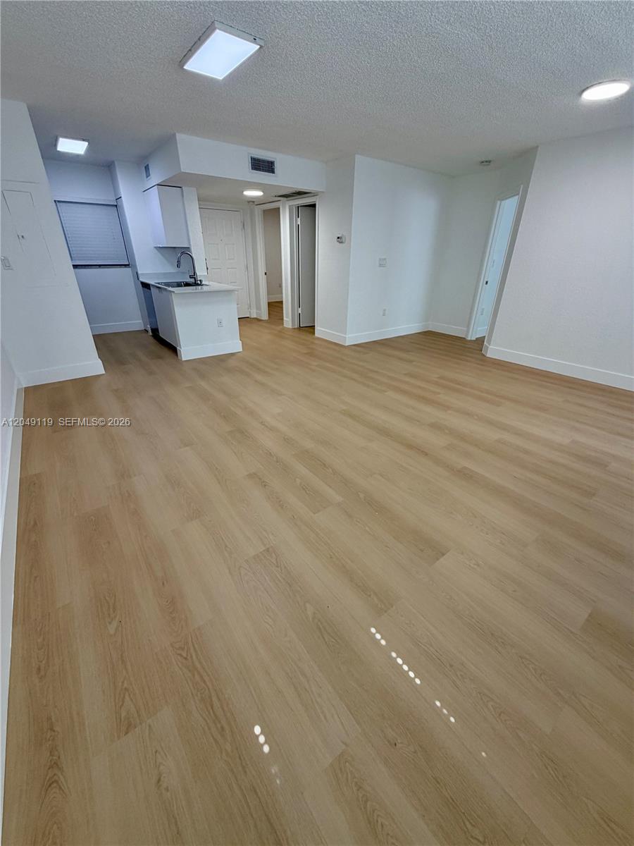 A12049119 Property Photo 22