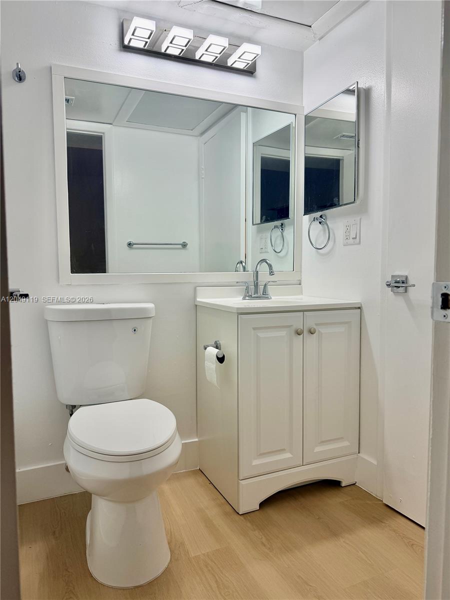 A12049119 Property Photo 26