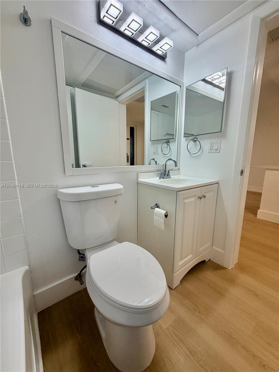 A12049119 Property Photo 27