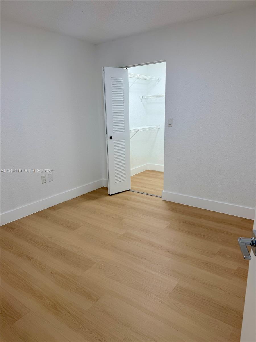 A12049119 Property Photo 28