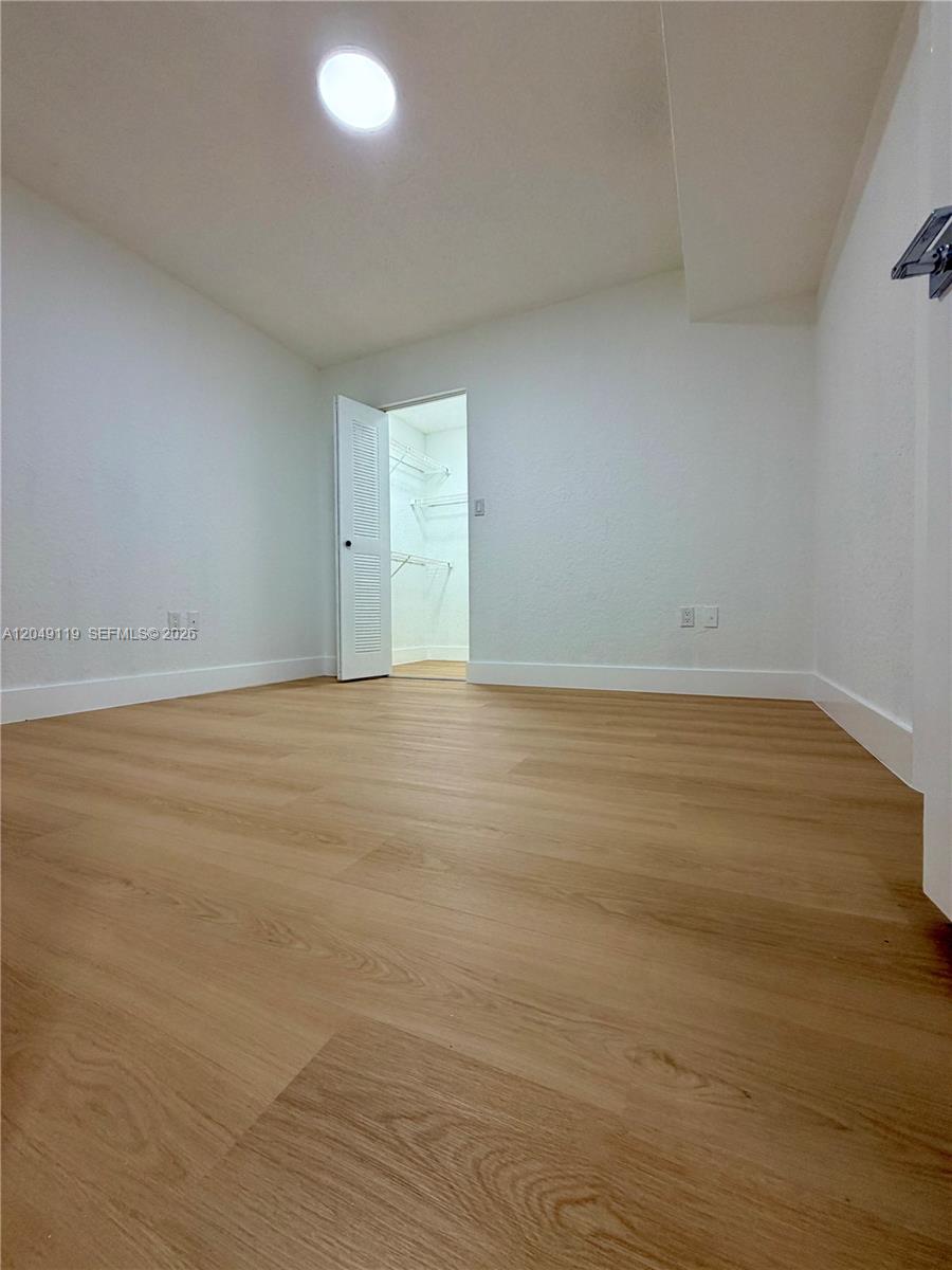 A12049119 Property Photo 29