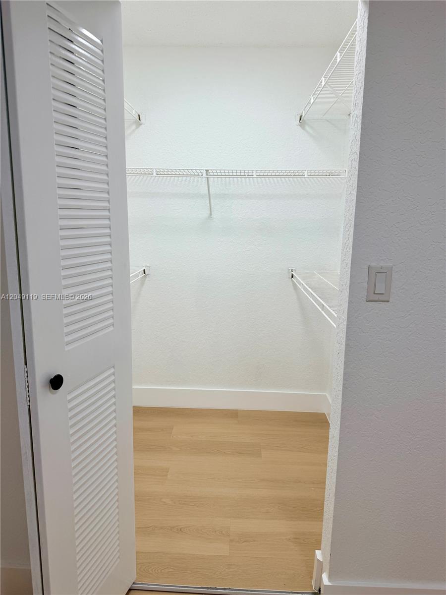 A12049119 Property Photo 30