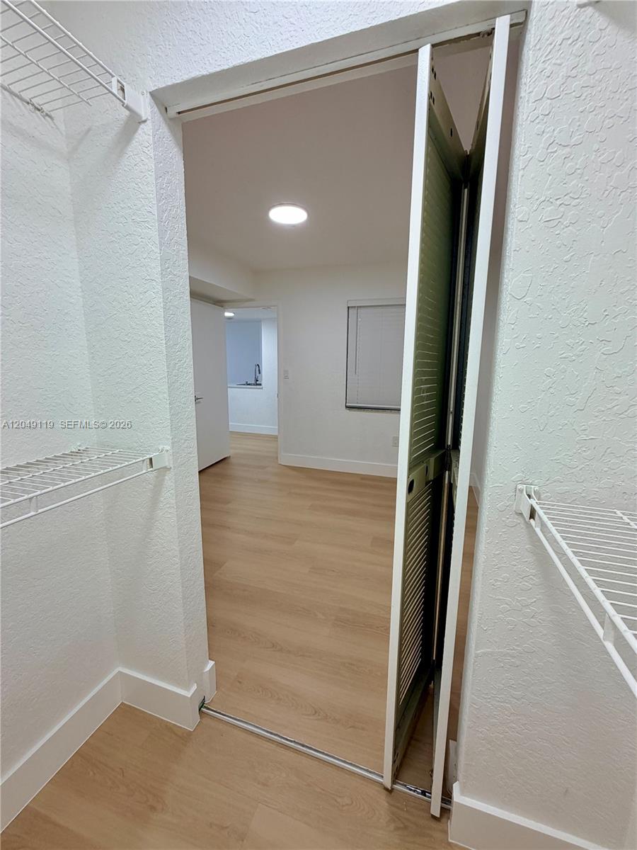 A12049119 Property Photo 31
