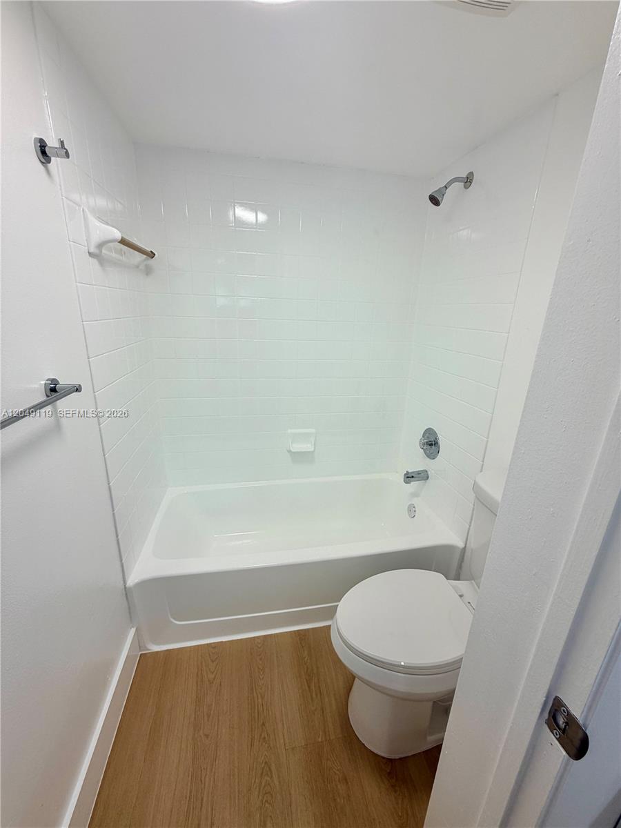 A12049119 Property Photo 35