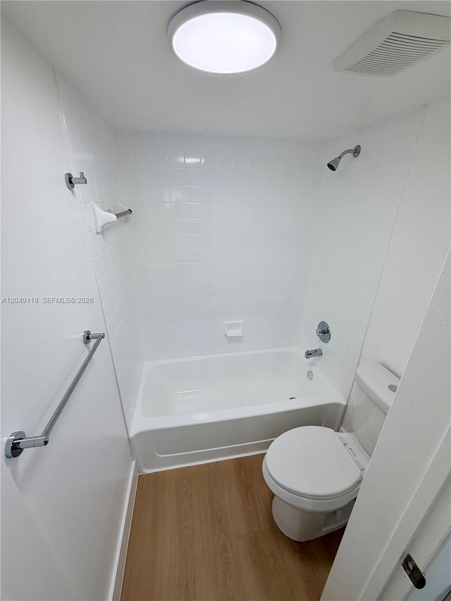 A12049119 Property Photo 37