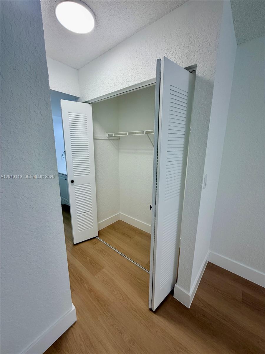 A12049119 Property Photo 41