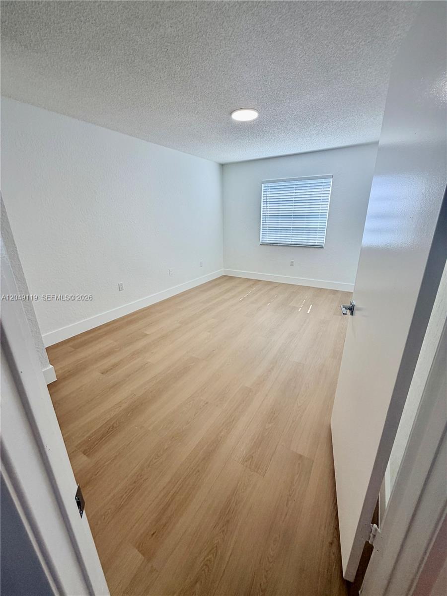 A12049119 Property Photo 43