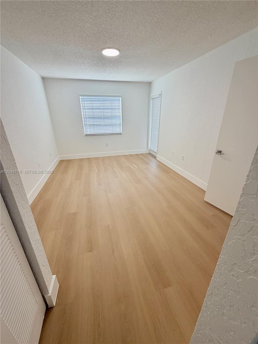 A12049119 Property Photo 44
