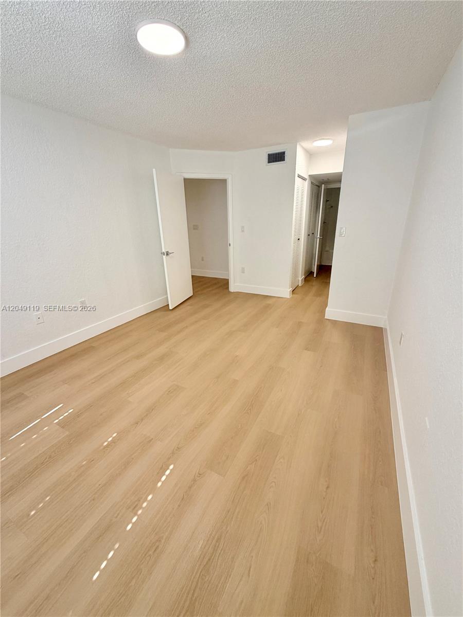 A12049119 Property Photo 46