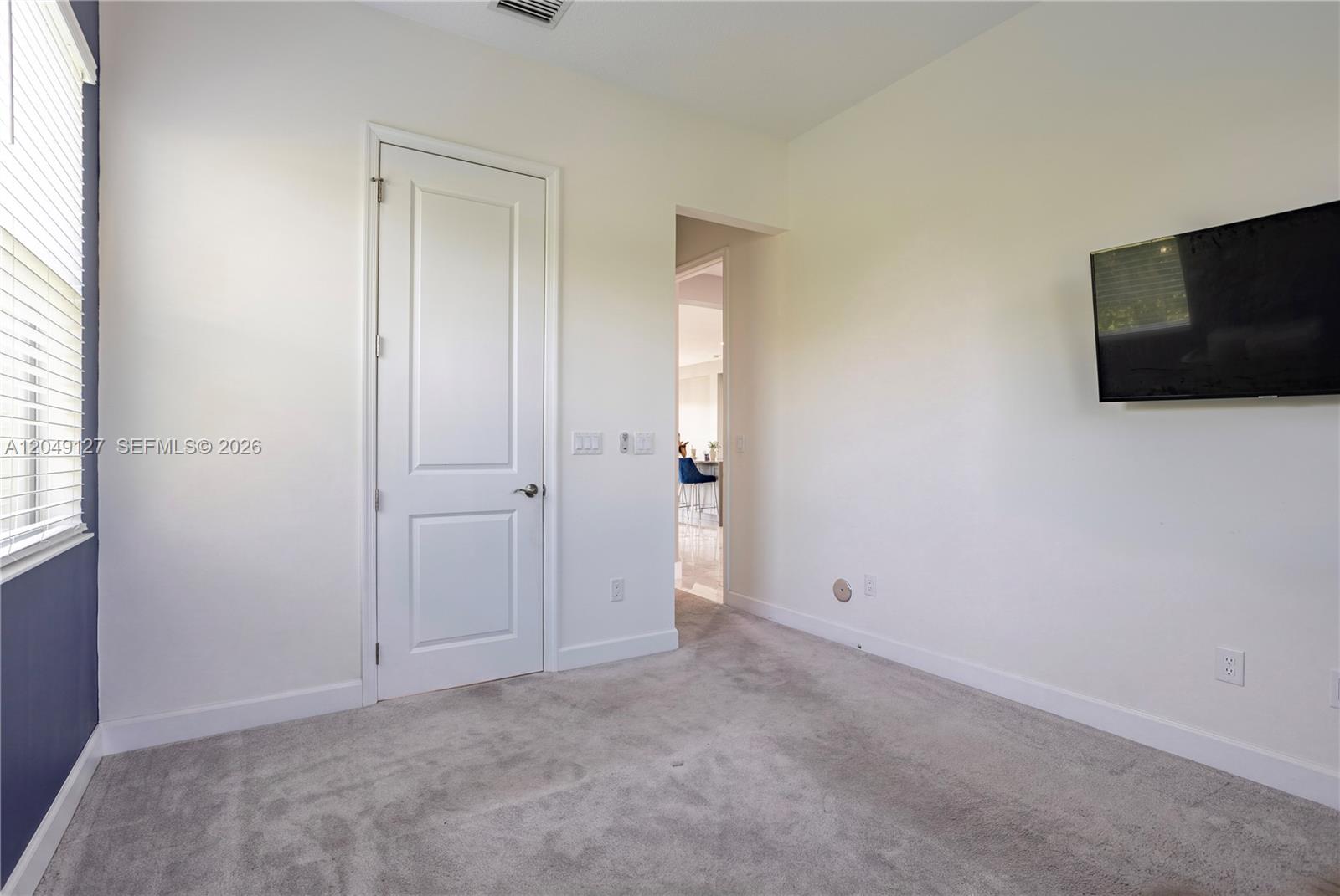 5850 Whippoorwill Circle Property Photo 9