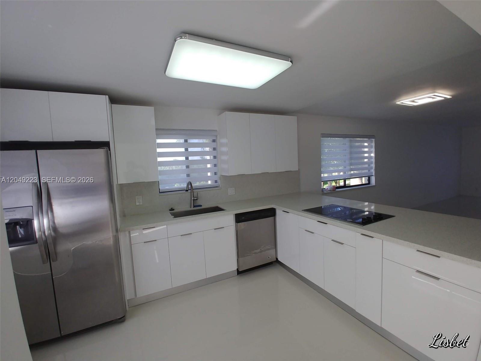 A12049223 Property Photo 4