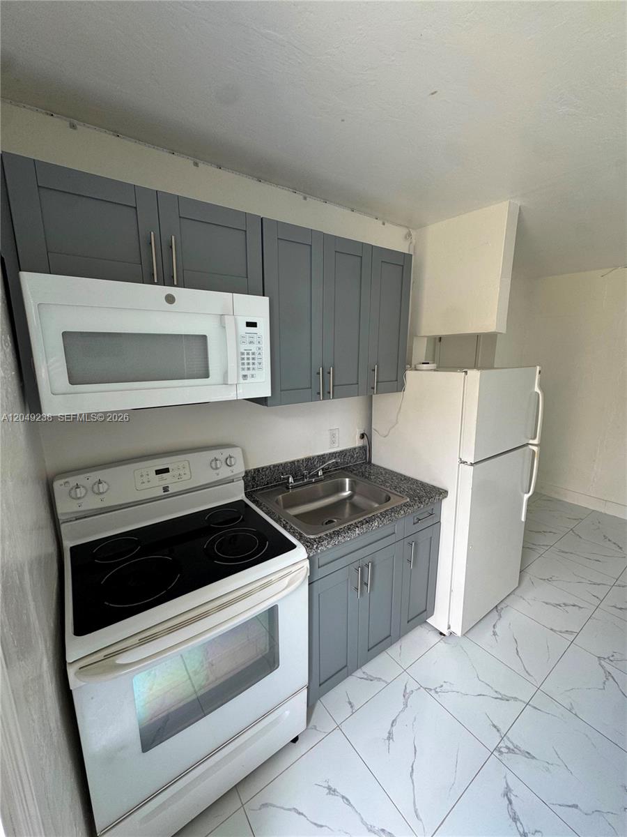 A12049238 Property Photo 5