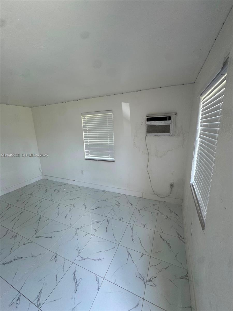 A12049238 Property Photo 6