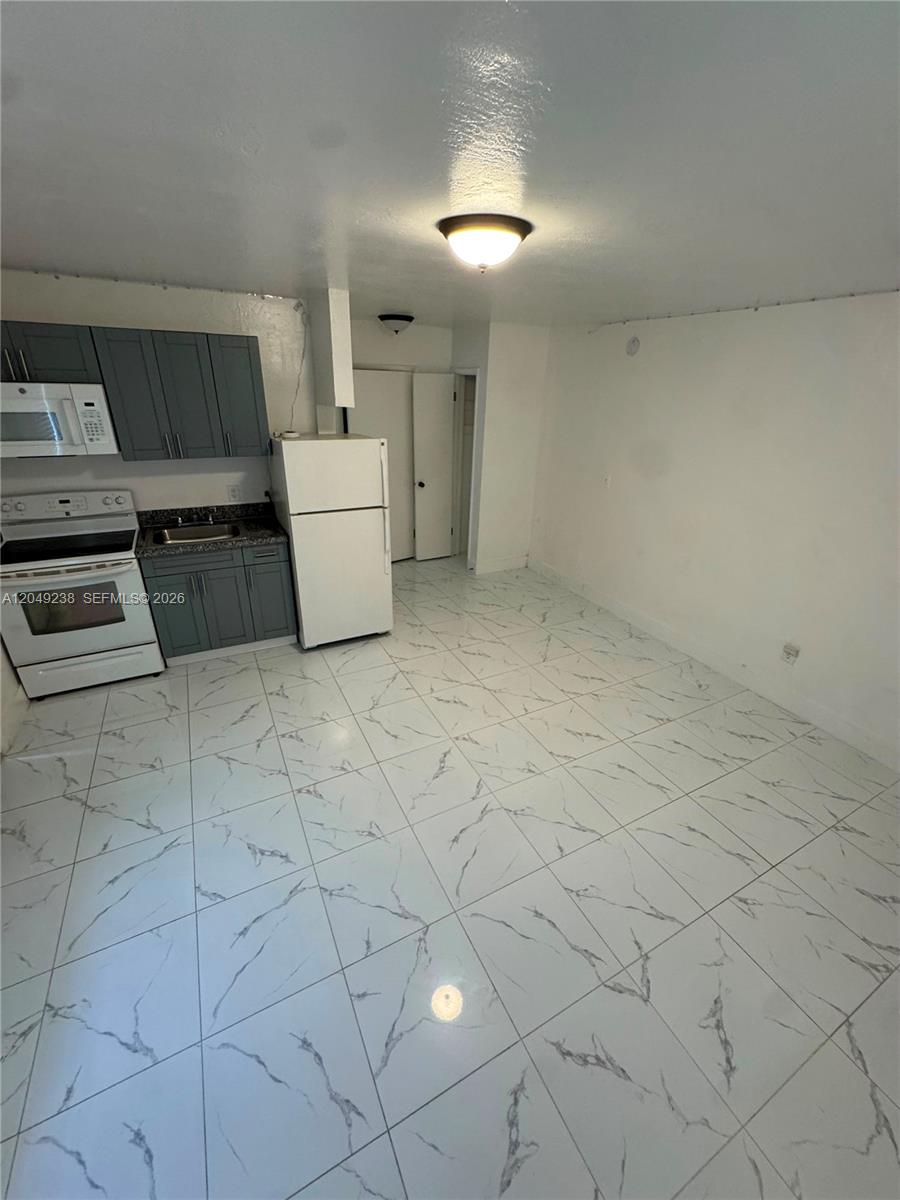 A12049238 Property Photo 7