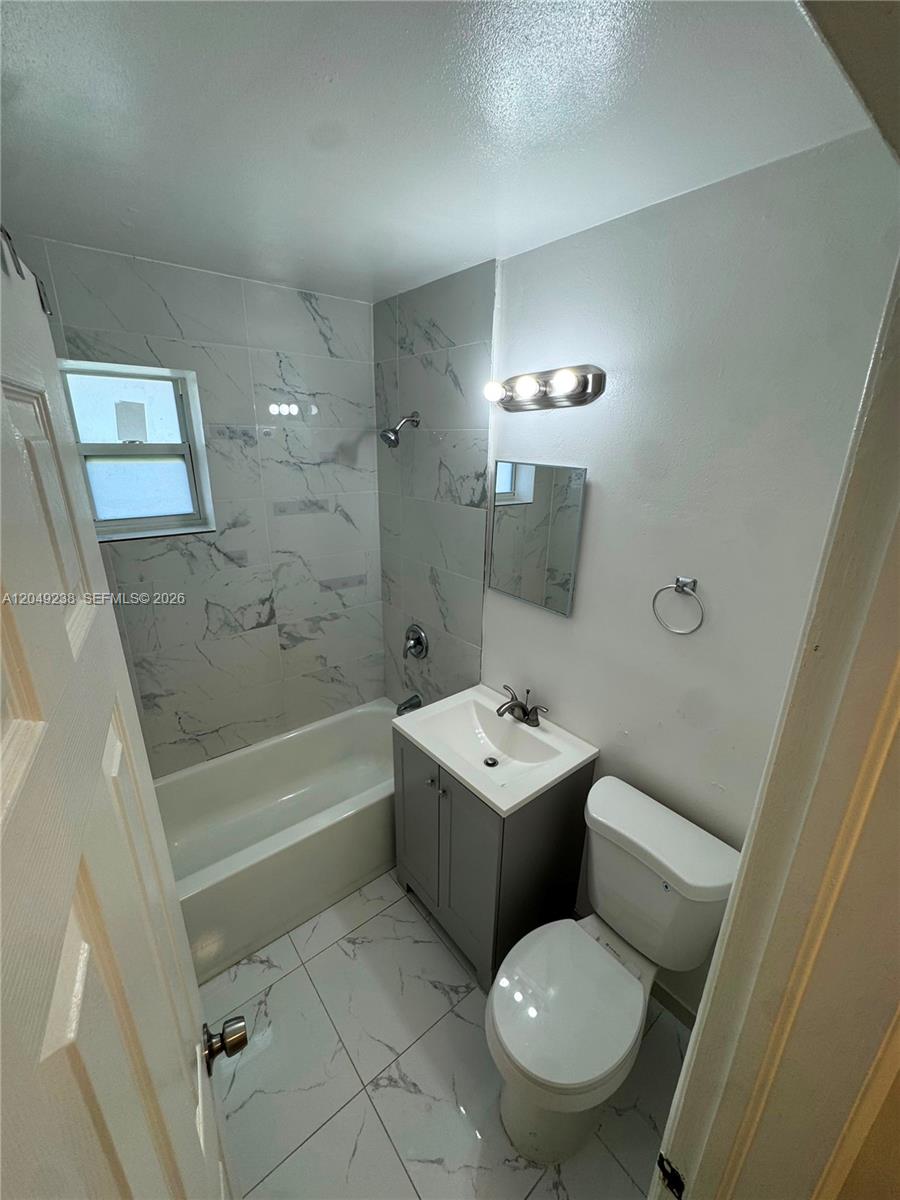 A12049238 Property Photo 11