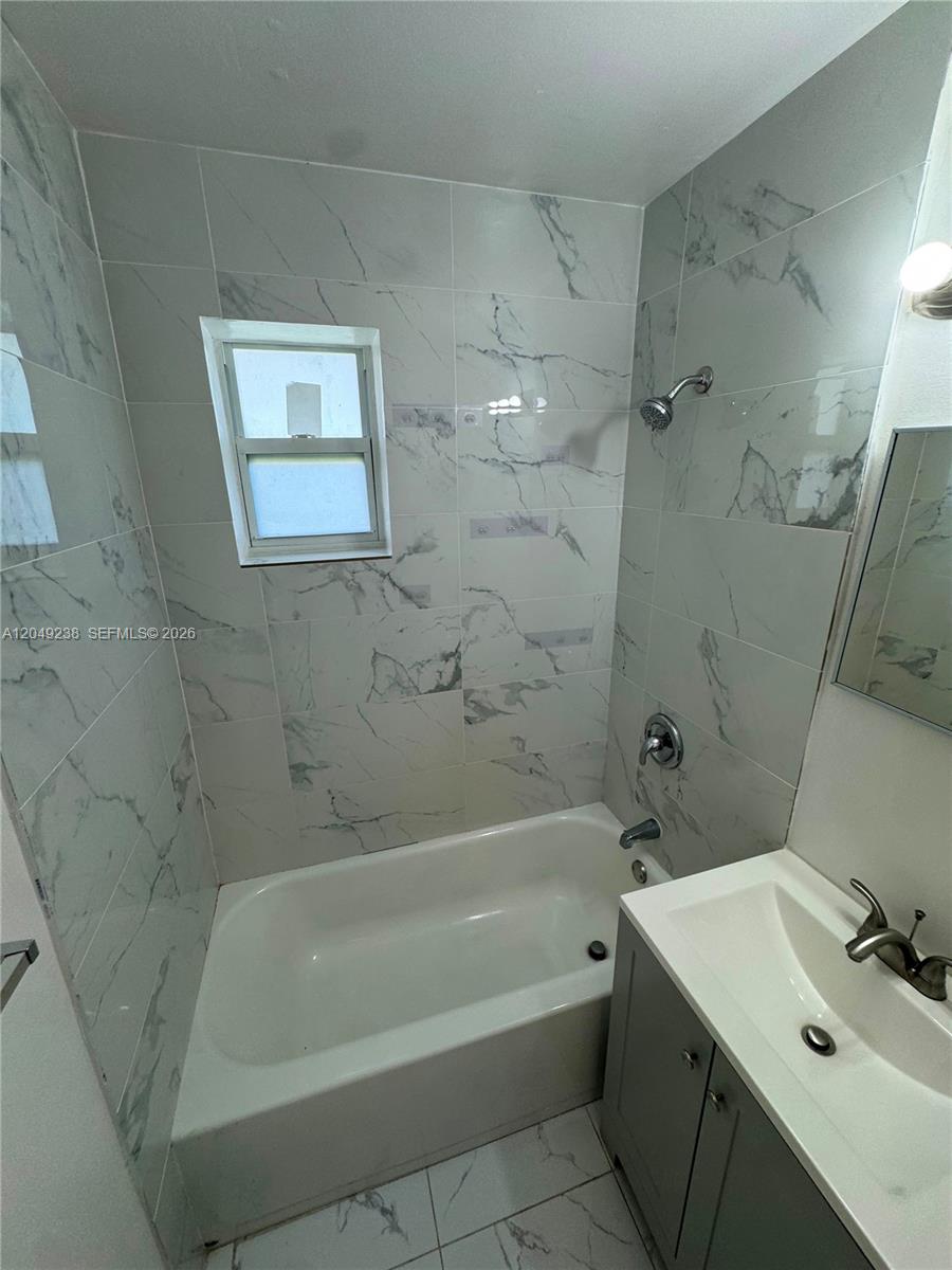 A12049238 Property Photo 12