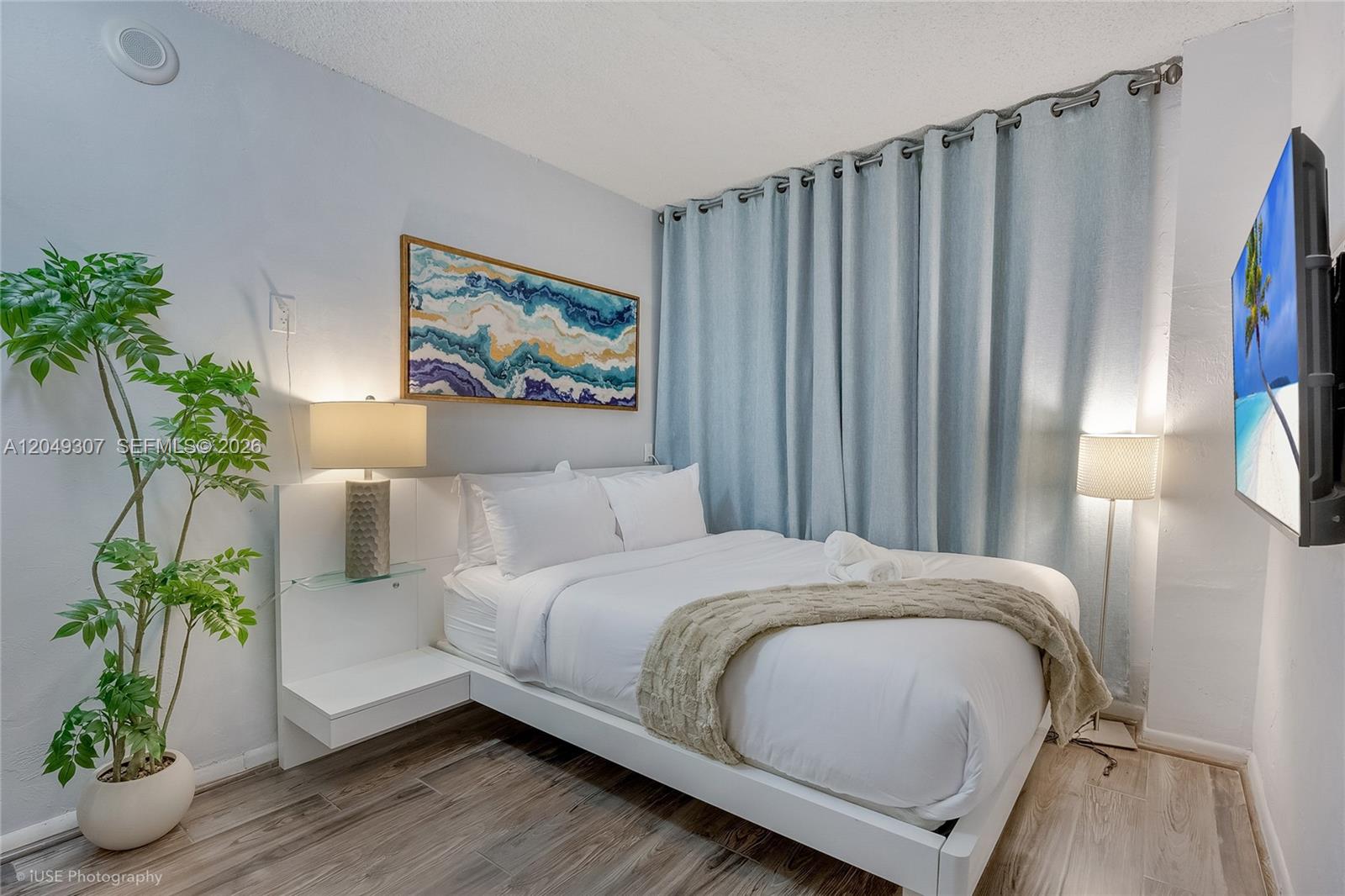 A12049307 Property Photo 14